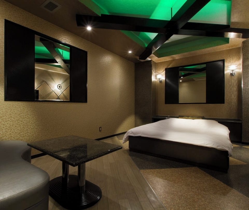 Deluxe Room, Non Smoking | 1 bedroom, individually decorated, individually furnished