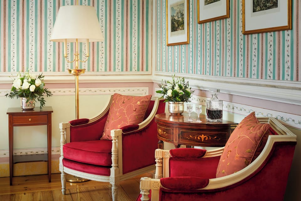 Signature Suite | Minibar, in-room safe, iron/ironing board (on request), WiFi (free)