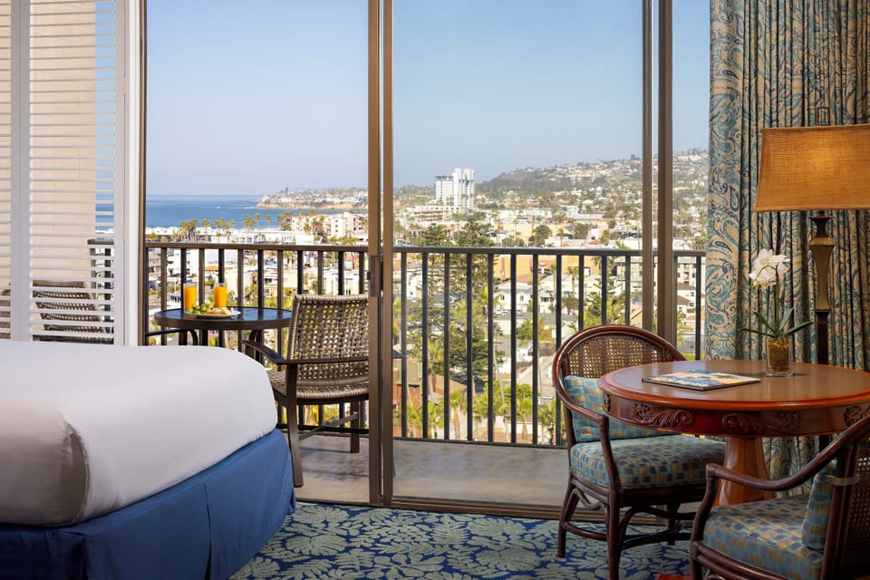 Water View Studio 2 Queens | Premium bedding, in-room safe, desk, blackout drapes