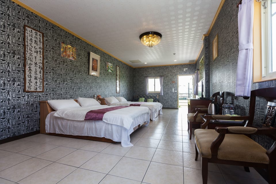 Family Suite | Soundproofing, free WiFi, bed sheets