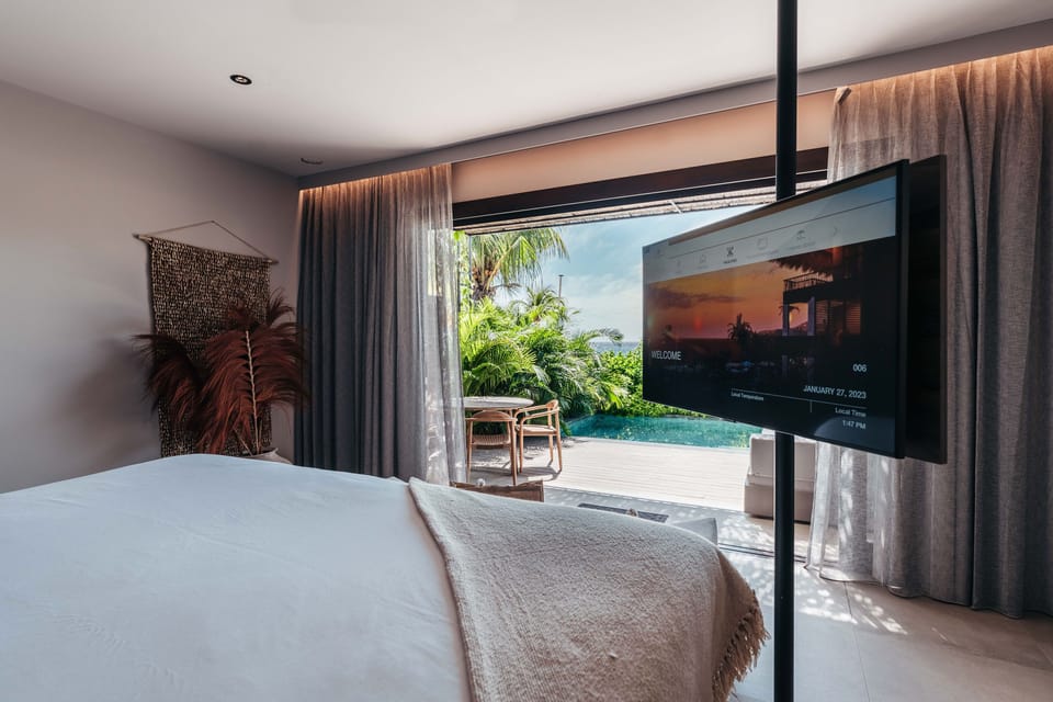 Suite, 1 King Bed, Beachfront | View from room