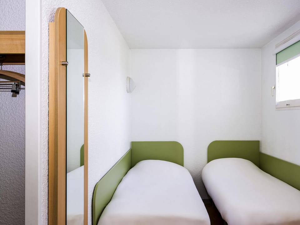 Room, 2 Twin Beds | Desk, free WiFi, bed sheets