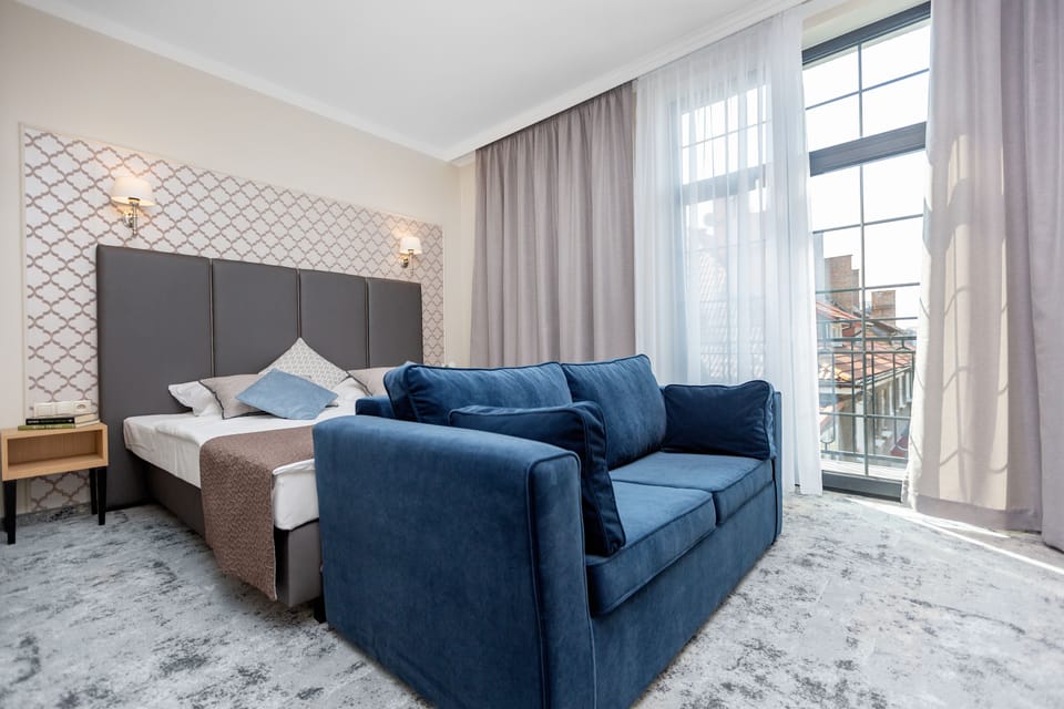 Comfort Double Room (Plus) | Hypo-allergenic bedding available, minibar, in-room safe, desk
