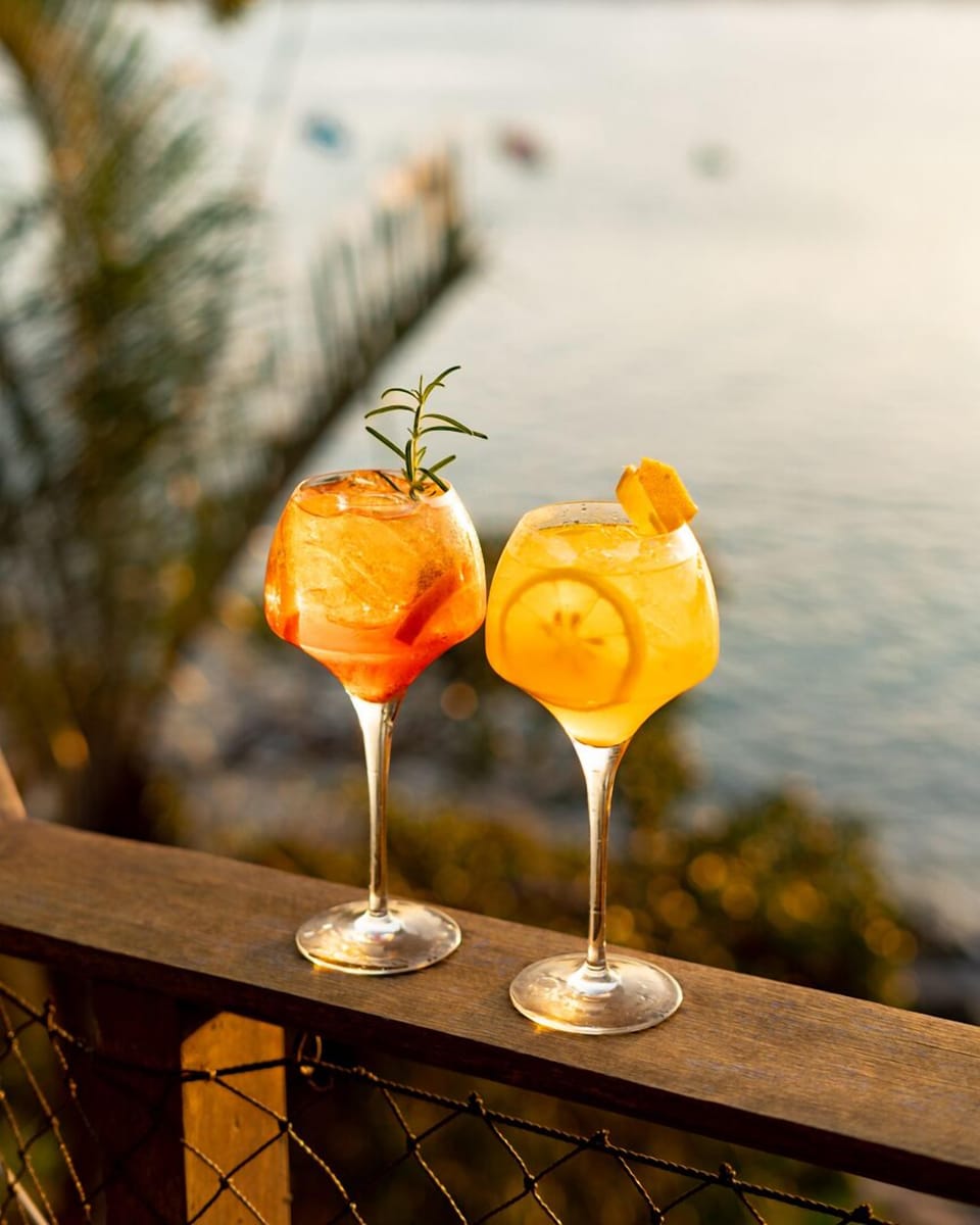 Poolside bar