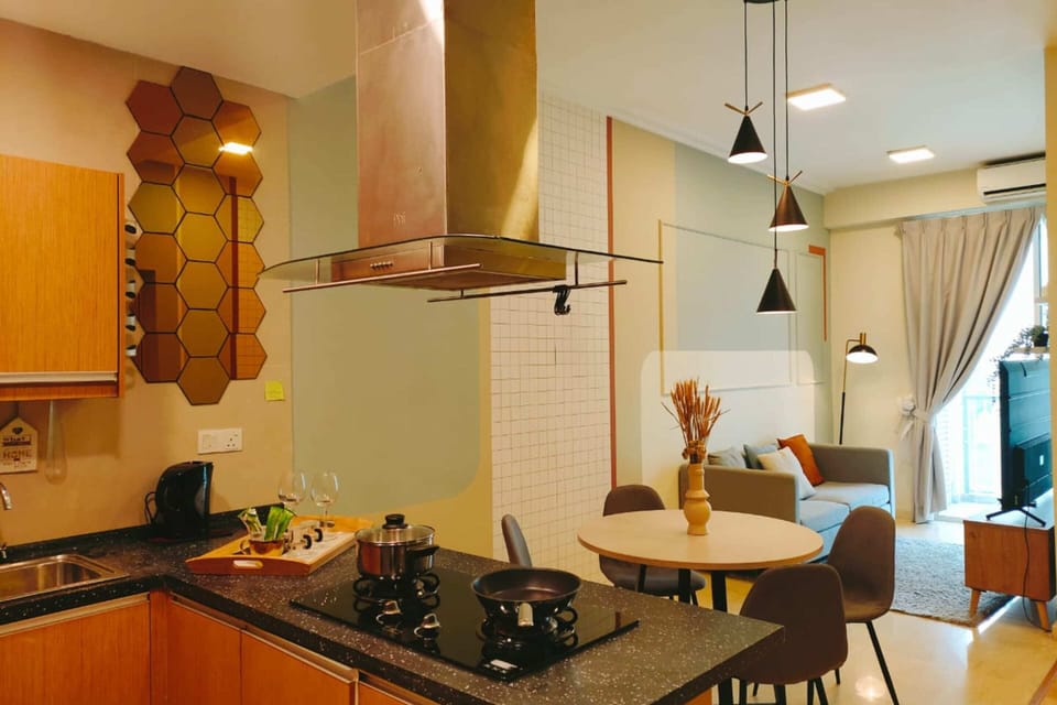 Royal Studio | Private kitchen | Full-size fridge, microwave, stovetop, coffee/tea maker