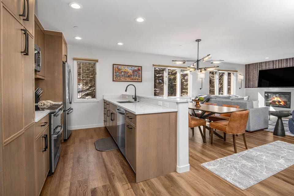Condo, 1 Bedroom | Private kitchen | Fridge, microwave, dishwasher, coffee/tea maker