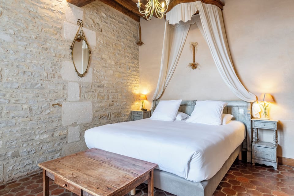 Suite | Premium bedding, individually decorated, individually furnished, desk