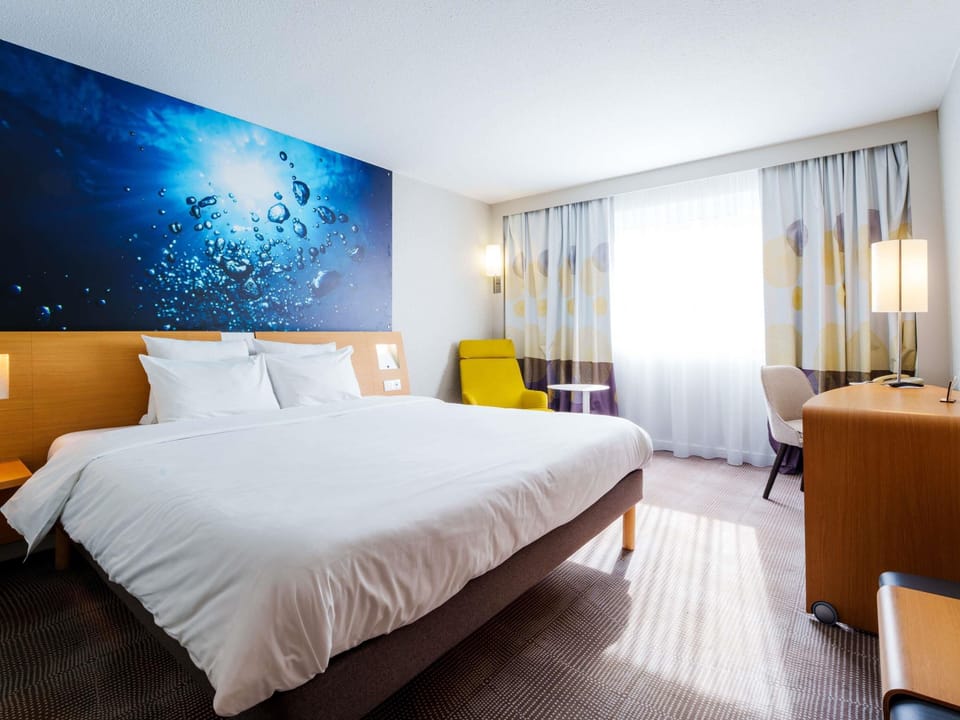 Minibar, in-room safe, desk, blackout drapes