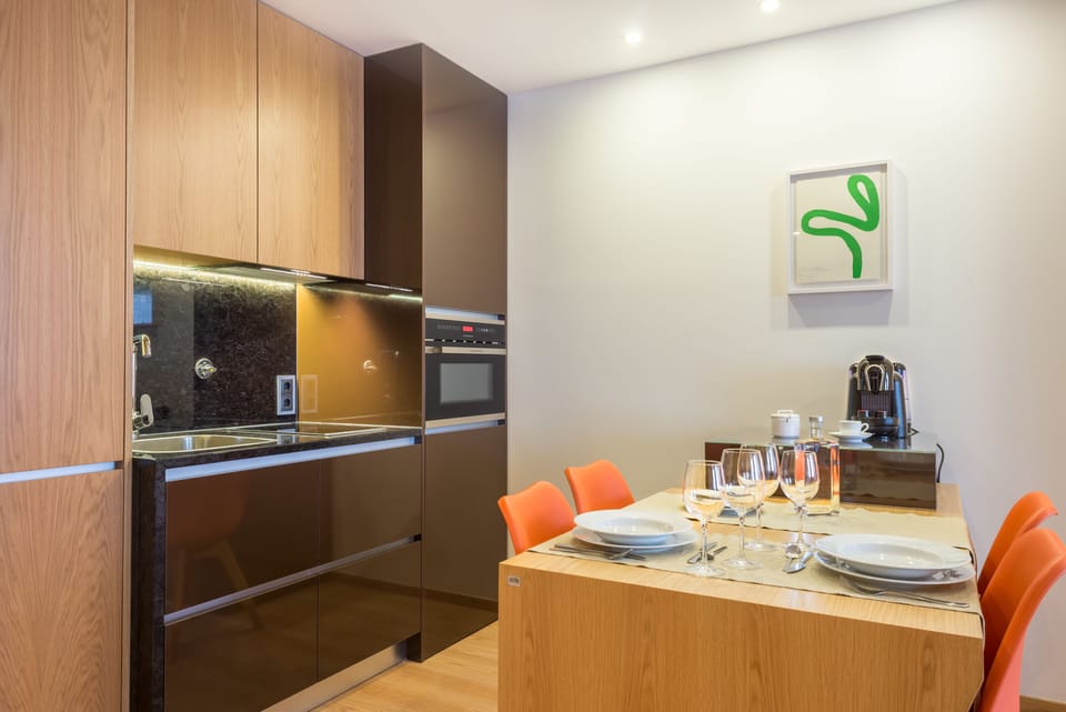 Apartment, 1 Bedroom | Private kitchen | Fridge, microwave, oven, stovetop