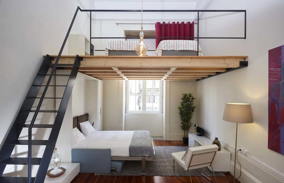 Standard Room, Shared Bathroom (Twin Beds) | Free WiFi, bed sheets