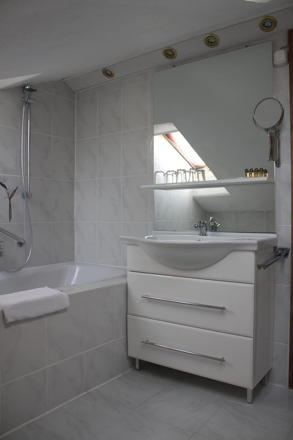 Shower, free toiletries, hair dryer, towels