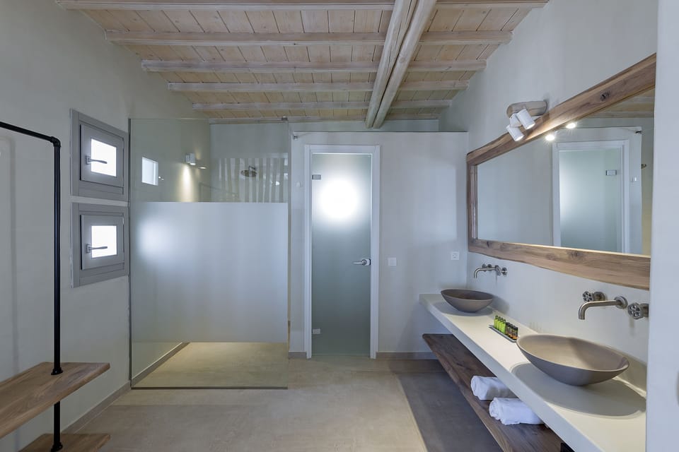 Grand Sea View Suite with Outdoor Hot Tub | Minibar, in-room safe, desk, soundproofing