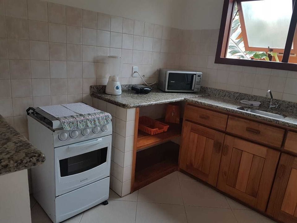 Apartment, 2 Bedrooms | Private kitchen | Fridge, oven, stovetop, cookware/dishes/utensils