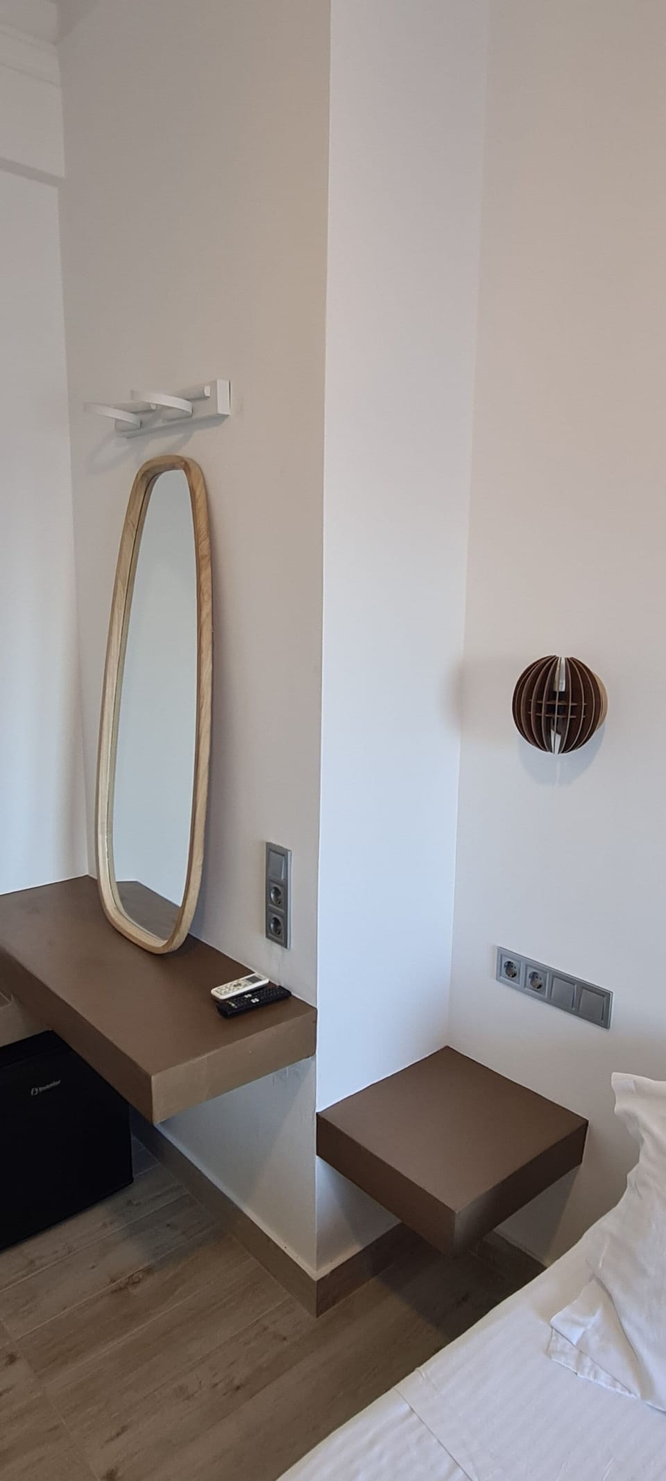 Deluxe Room (1 Double or 2 Twins), Sea View | Iron/ironing board, free WiFi, bed sheets