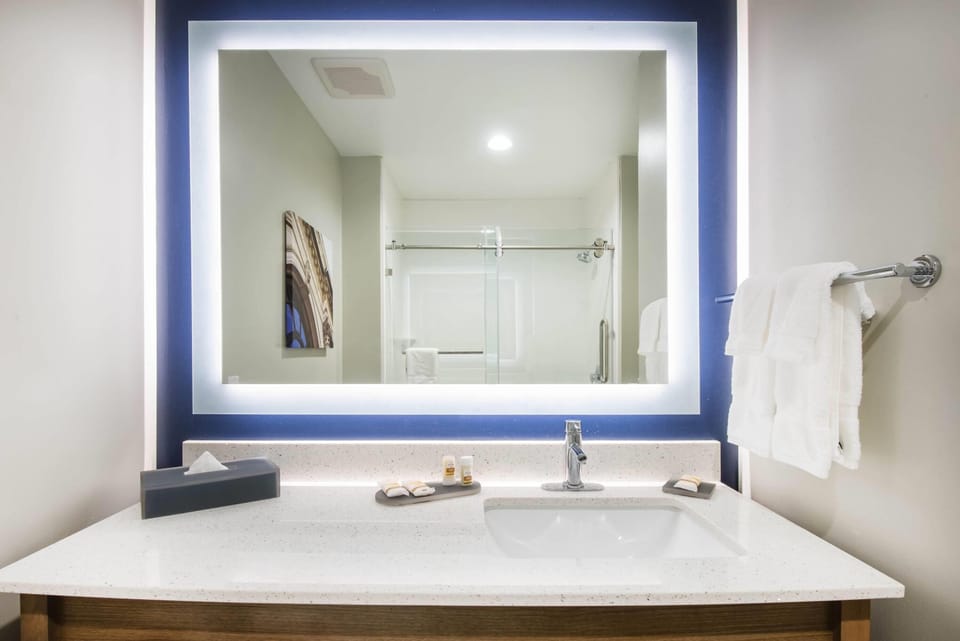 Hair dryer, towels
