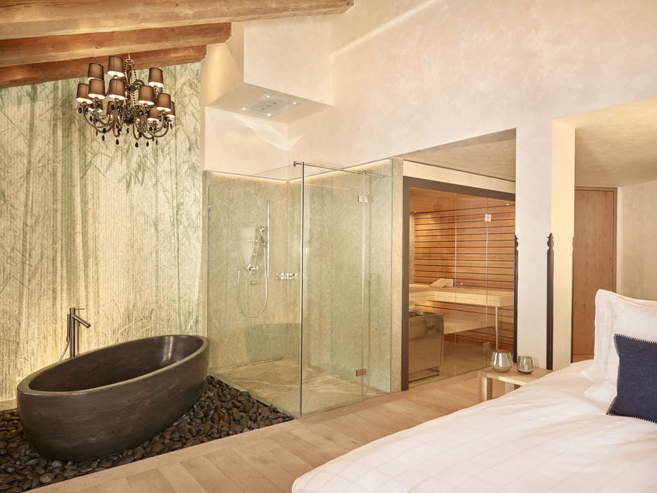 Skylight Loft | Hypo-allergenic bedding, Tempur-Pedic beds, minibar, in-room safe