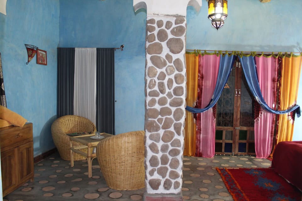 Suite Itto | Desk, blackout drapes, soundproofing, cribs (free)