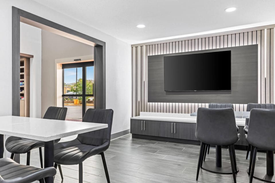 Free daily self-serve breakfast