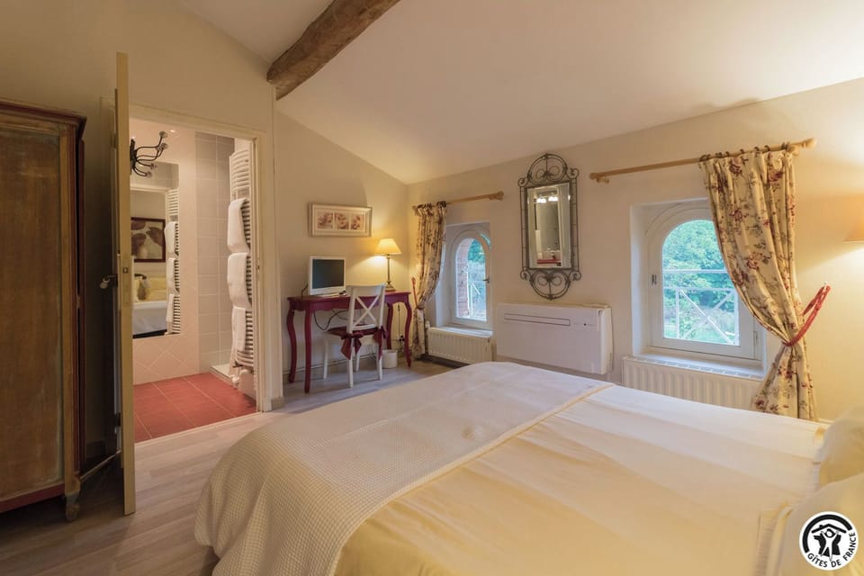 Standard Double Room Single Use | Individually decorated, individually furnished, blackout drapes