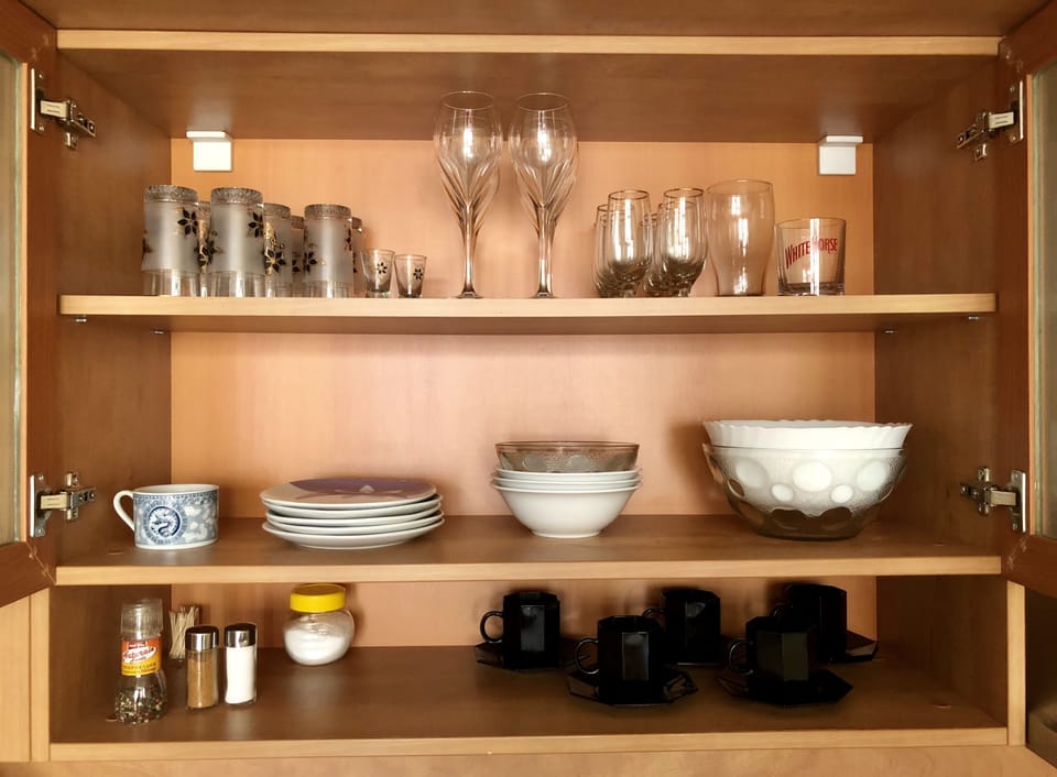 Family Studio, Pool View | Private kitchen | Fridge, stovetop, electric kettle, cookware/dishes/utensils