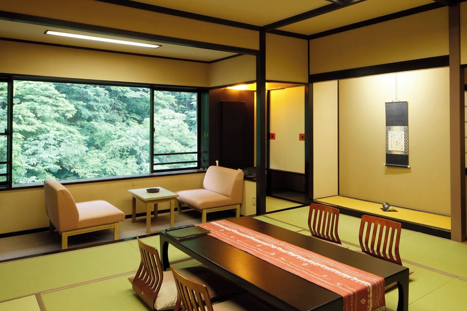 Japanese Style Quintuple Room | In-room safe, desk, iron/ironing board (on request), WiFi (free)
