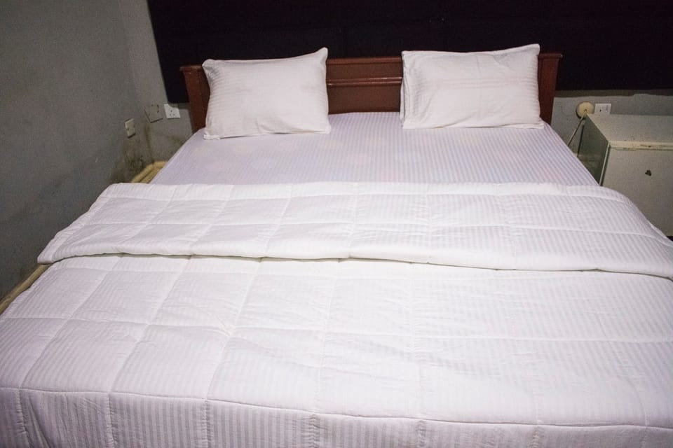 Standard Double Room | Desk, internet