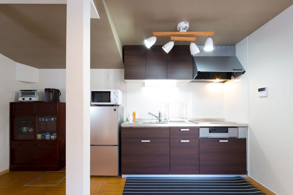 Family Room | Private kitchenette | Fridge, microwave, stovetop, electric kettle