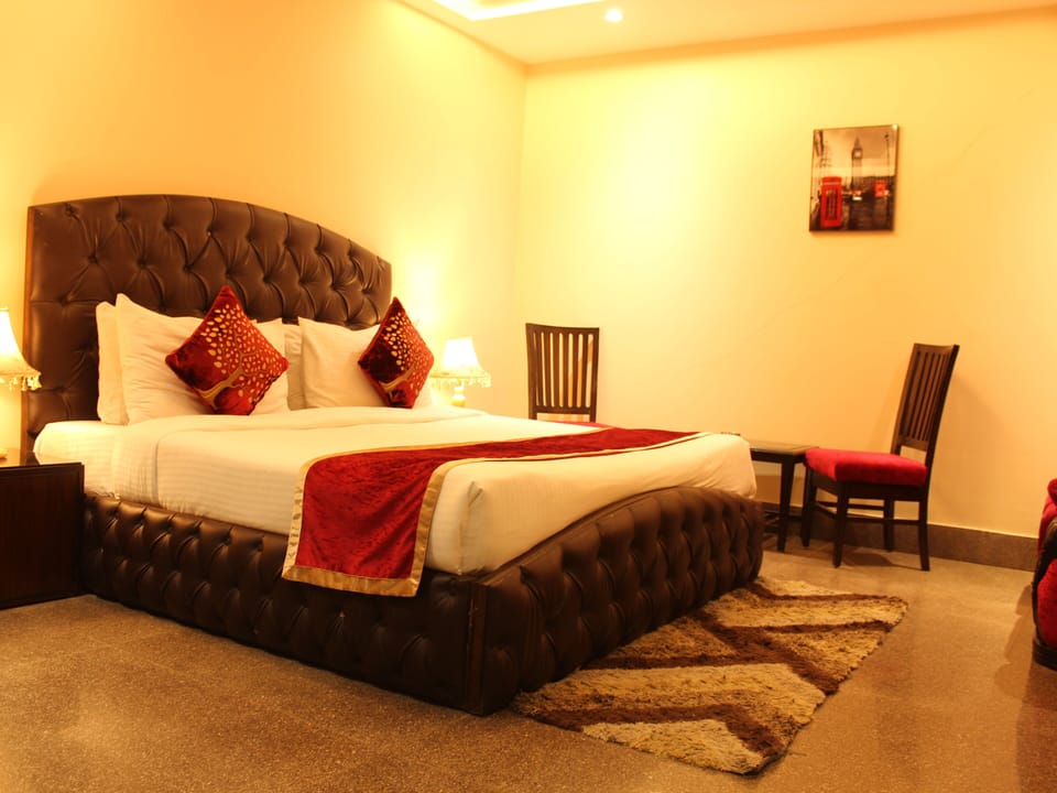 Deluxe Room | Egyptian cotton sheets, premium bedding, minibar, in-room safe
