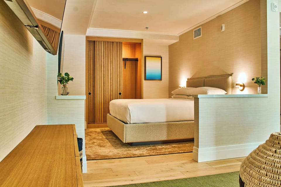 Suite, 1 King Bed, Patio | Premium bedding, down comforters, in-room safe, desk