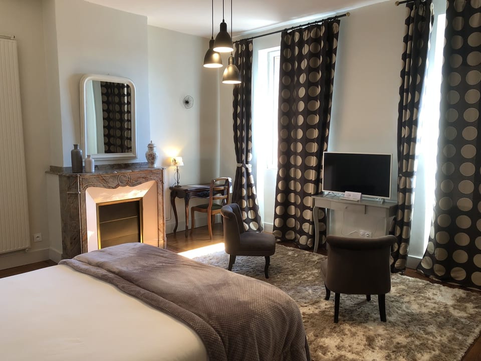 Double Room (La Tourterelle) | Individually decorated, individually furnished, desk, blackout drapes