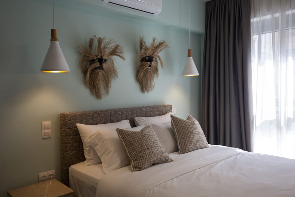 Luxury Double Room African | Premium bedding, minibar, individually decorated, individually furnished