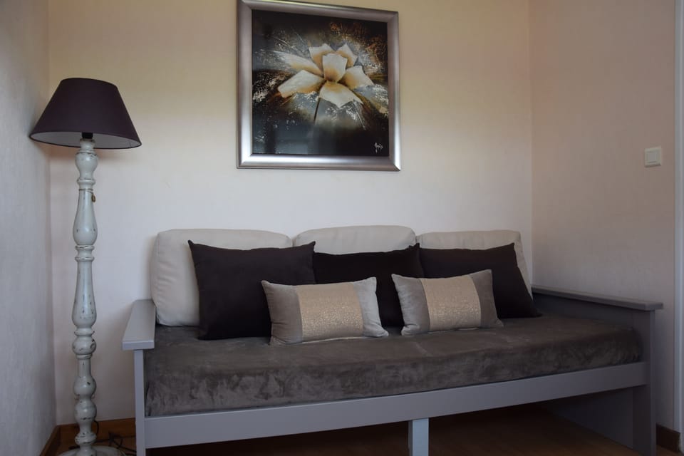The Galets | Cribs (surcharge), WiFi (free), bed sheets