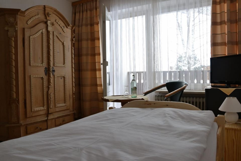 In-room safe, iron/ironing board, free WiFi, bed sheets