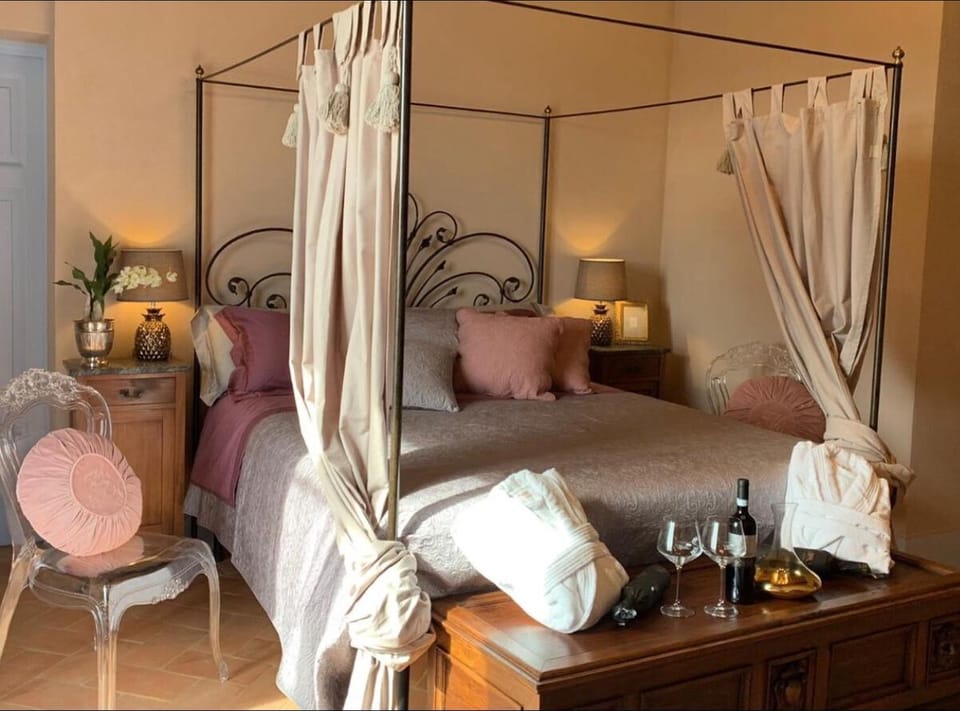 Junior Suite Meleto - Fabio 3 | Frette Italian sheets, premium bedding, down comforters, pillowtop beds