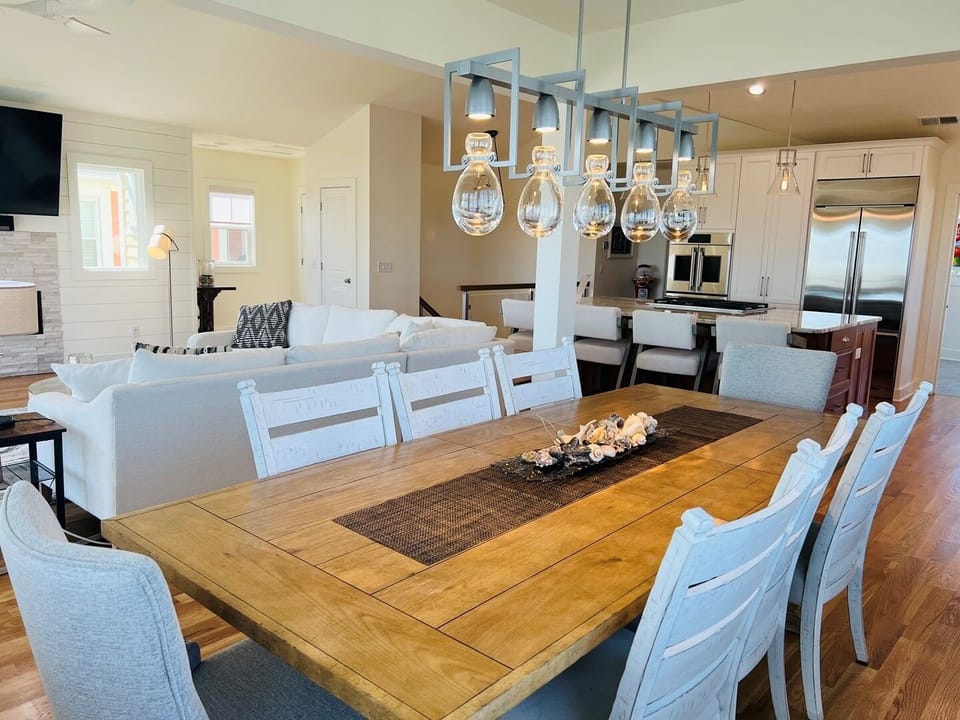 House, 4 Bedrooms | Dining