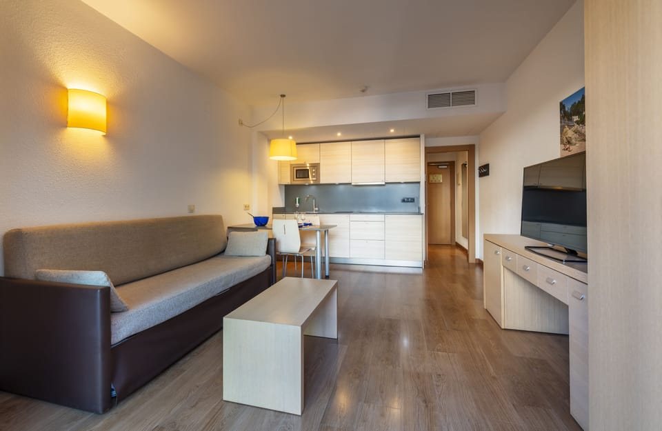 Studio | Living area | TV