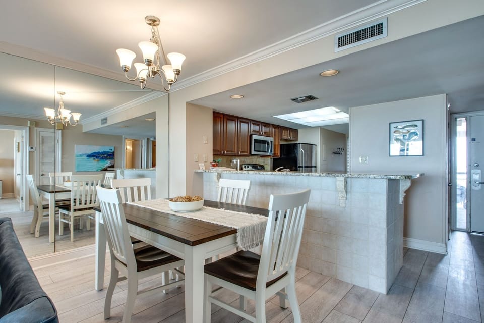 Condo, 2 Bedrooms | Private kitchen | Fridge, microwave, oven, stovetop