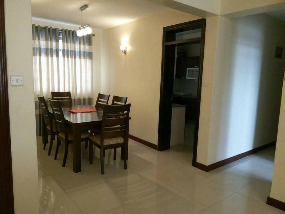 Executive Apartment, 2 Bathrooms, Pool View | In-room dining