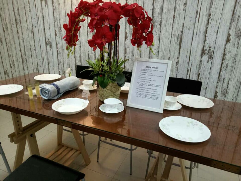 Apartment, 2 Bedrooms | In-room dining