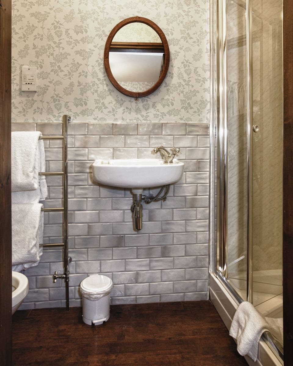 Double Room | Bathroom | Shower, free toiletries, hair dryer, bathrobes