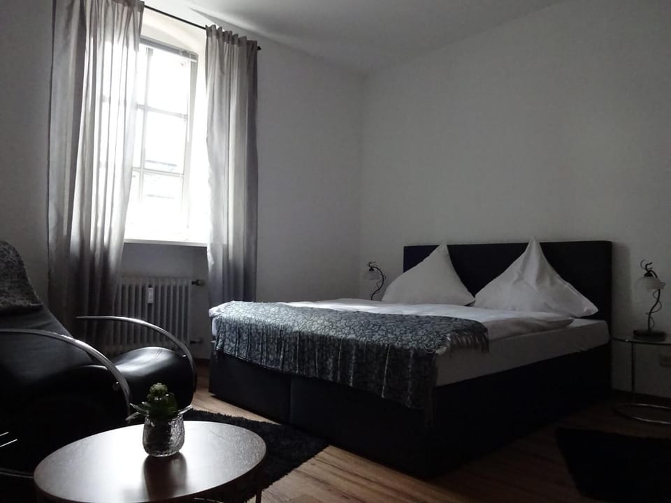 Desk, free cribs/infant beds, free WiFi, bed sheets