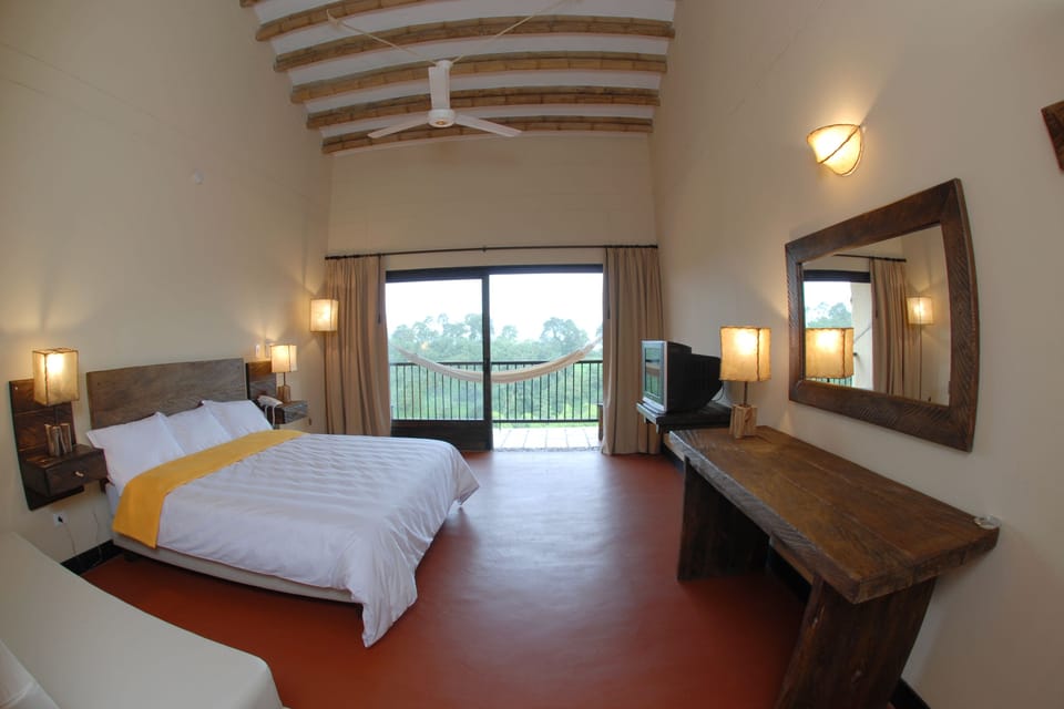 Standard Room | In-room safe, desk, blackout drapes, iron/ironing board
