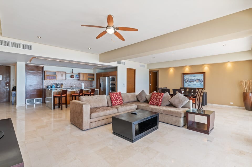 Condo | Living area | Flat-screen TV, DVD player