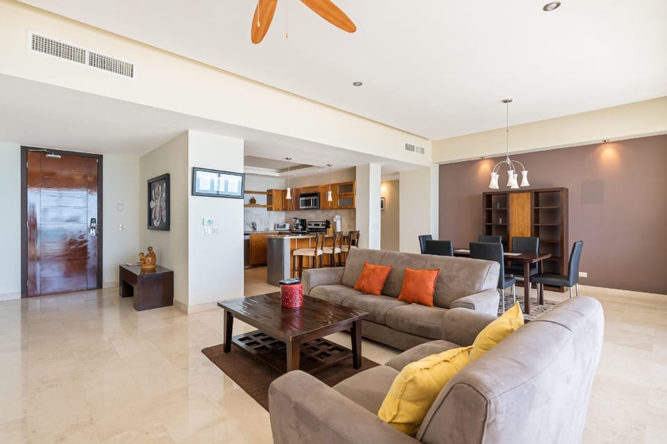 Condo | Living area | Flat-screen TV