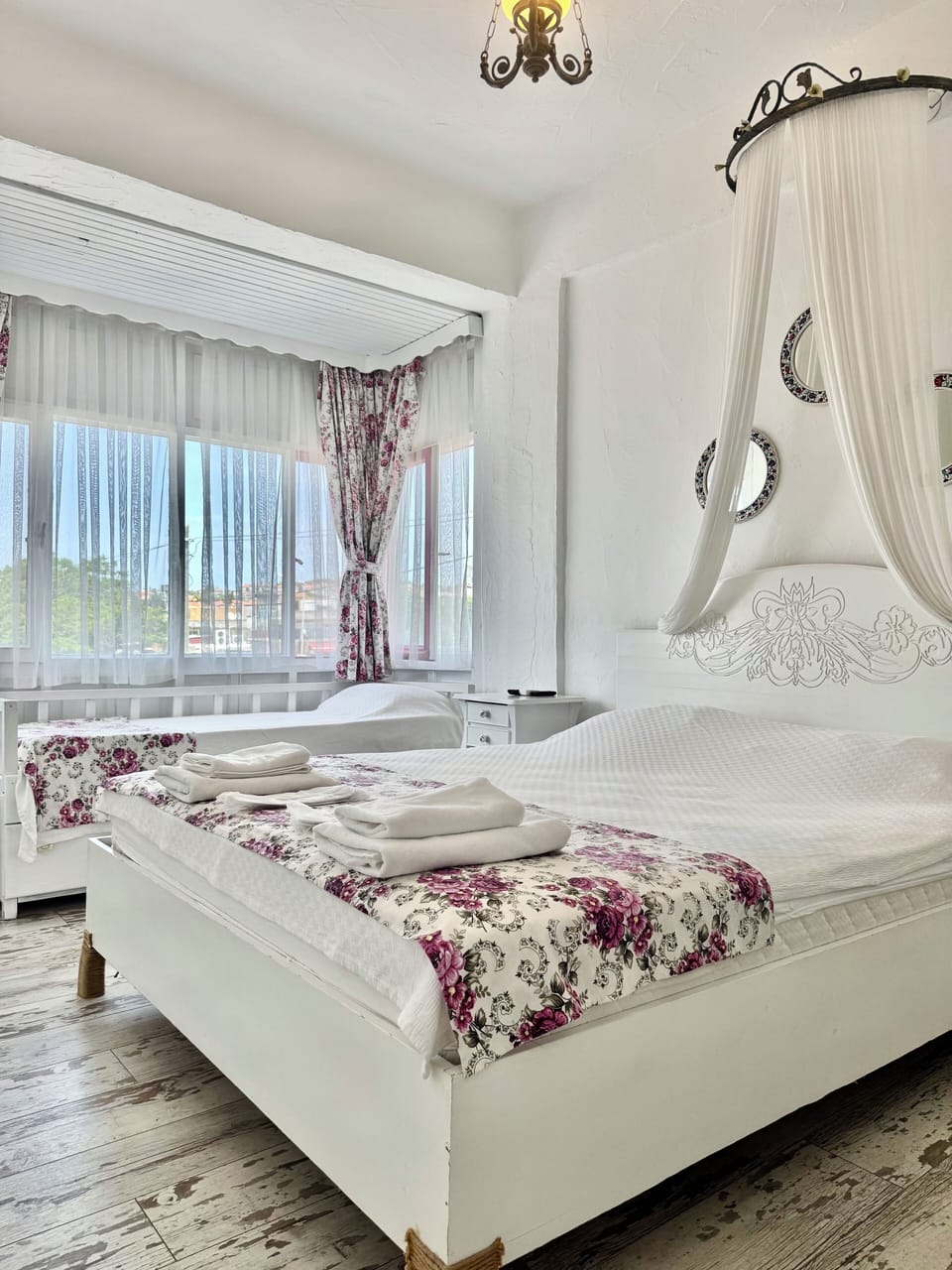 Family Room | Free WiFi, bed sheets