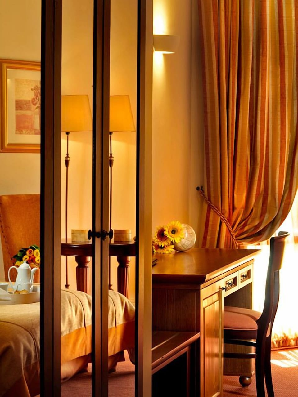 Classic Double Room, Sea View (Panoramic) | Living area | TV