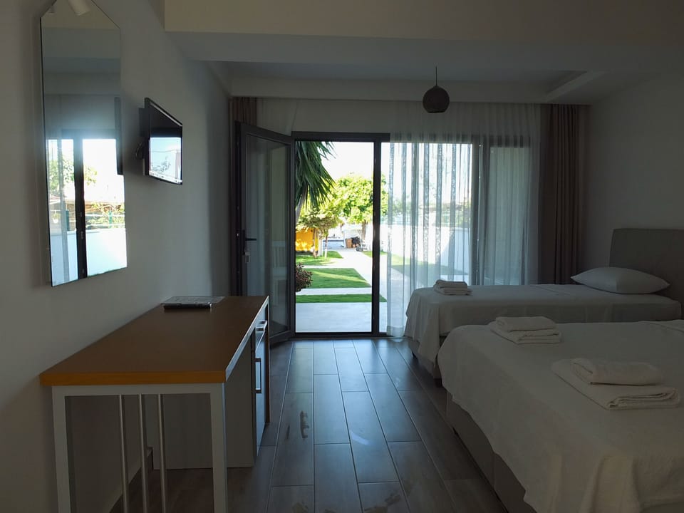 Premium bedding, Select Comfort beds, in-room safe, desk
