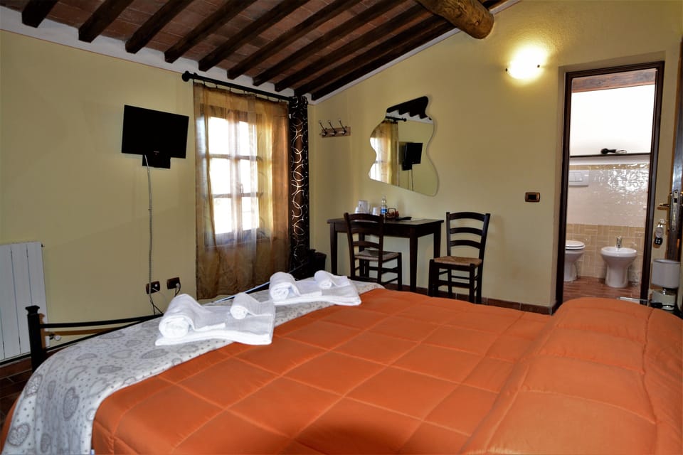 Double Room, Private Bathroom | Premium bedding, cribs (free), rollaway beds (surcharge), WiFi (free)
