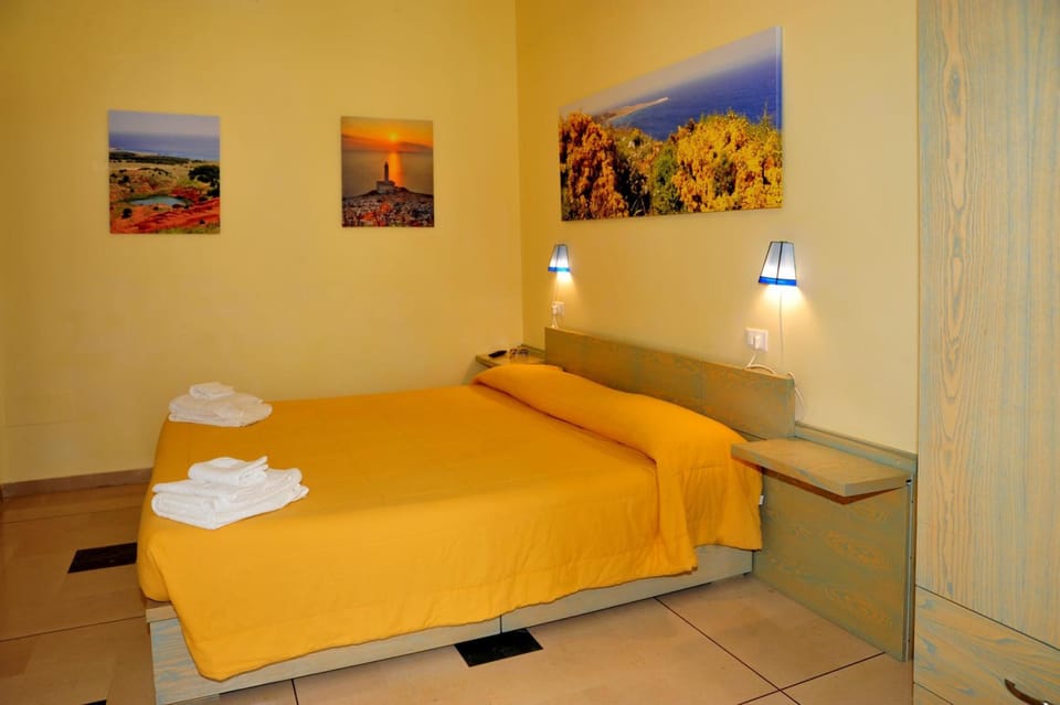 Soundproofing, cribs (surcharge), WiFi (free), bed sheets