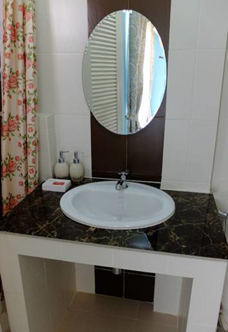Superior Double Room | Bathroom | Shower, free toiletries, hair dryer, bathrobes